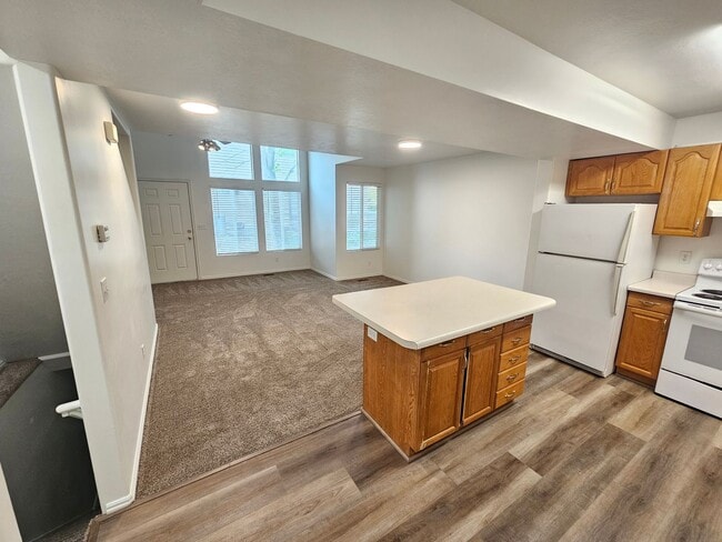 121 W 100 N in Bountiful, UT - Building Photo - Building Photo