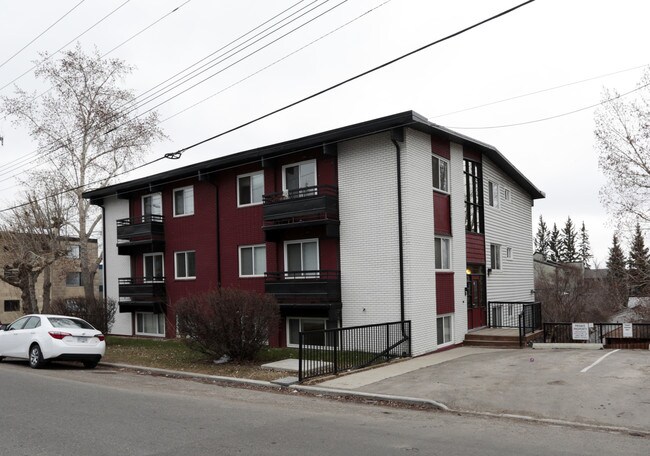 2320 14A St SW in Calgary, AB - Building Photo - Building Photo