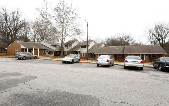 Birchwood Apartments in Raleigh, NC - Building Photo - Building Photo