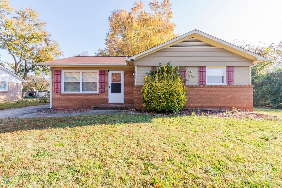 8002 Wynnview Rd in Indian Trail, NC - Building Photo