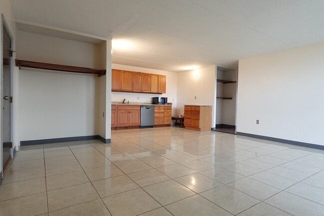 37 Skyline Dr in Braintree, MA - Building Photo - Building Photo