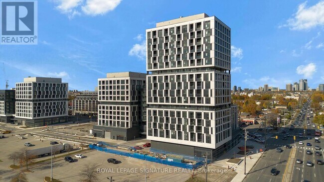 1007 The Queensway in Toronto, ON - Building Photo - Building Photo