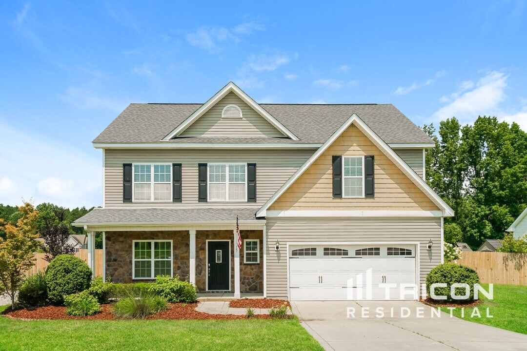 15 Mossburg Ct in Bunnlevel, NC - Building Photo