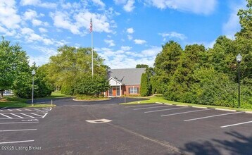 6401 Cameron Ln in Crestwood, KY - Foto de edificio - Building Photo
