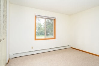 4301 Valley View Rd in Edina, MN - Building Photo - Building Photo