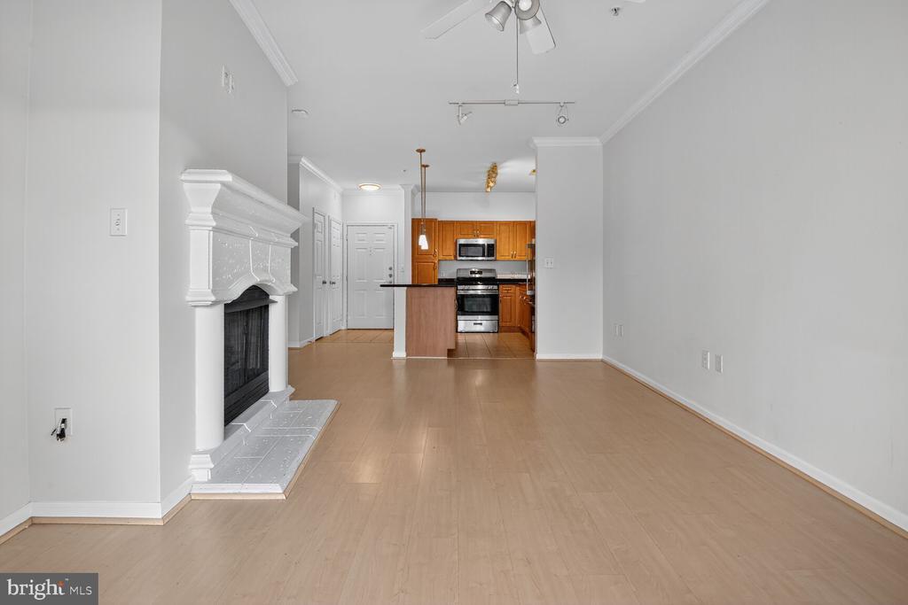 12905 Centre Park Cir in Herndon, VA - Building Photo