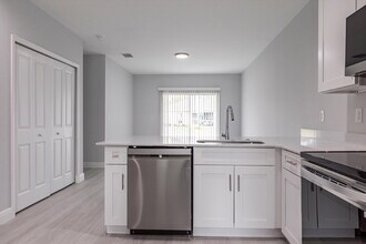 2113 Como St in Port Charlotte, FL - Building Photo - Building Photo
