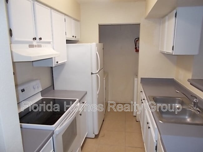 property at 2905 Winkler Ave
