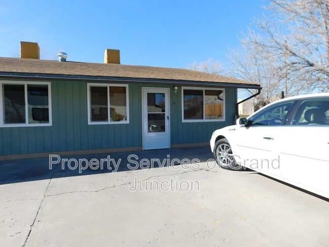 3292 Lombardy Ln in Clifton, CO - Building Photo - Building Photo