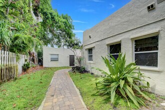 830 Valley Forge Rd in West Palm Beach, FL - Building Photo - Building Photo