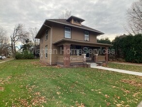 405 W Murray St in Macomb, IL - Building Photo - Building Photo