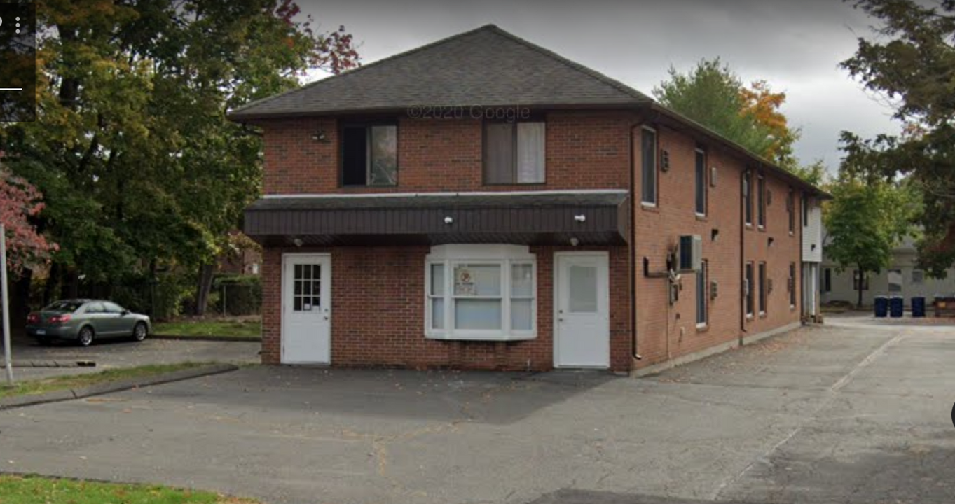 12 Maple St, Unit 6 in Plainville, CT - Foto de edificio