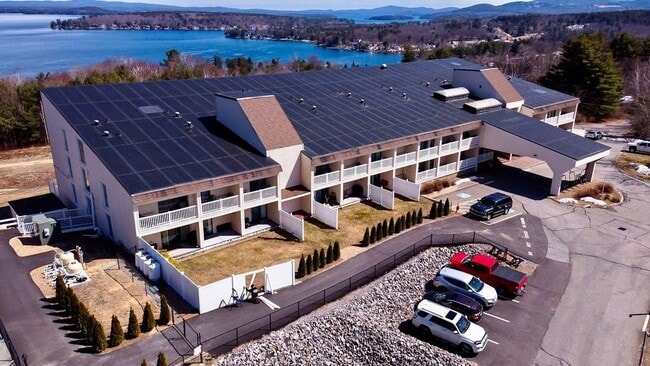 375 Endicott St N in Laconia, NH - Building Photo - Building Photo