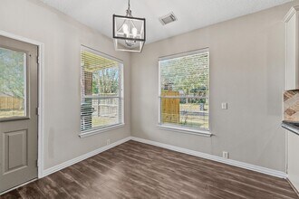 7302 Maple Run Dr in Sugar Land, TX - Building Photo - Building Photo