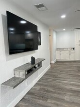 3470 Pinewalk Dr N, Unit #217 in Margate, FL - Foto de edificio - Building Photo
