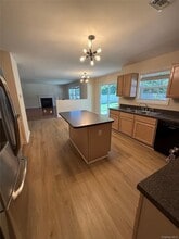 5 Rolling Hill Dr in Patchogue, NY - Building Photo - Building Photo