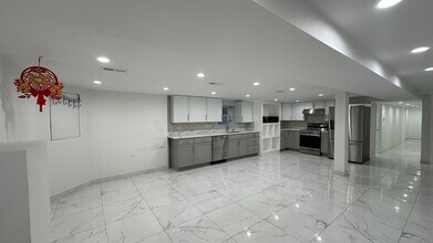 6207 N Talman Ave, Unit G in Chicago, IL - Building Photo - Building Photo