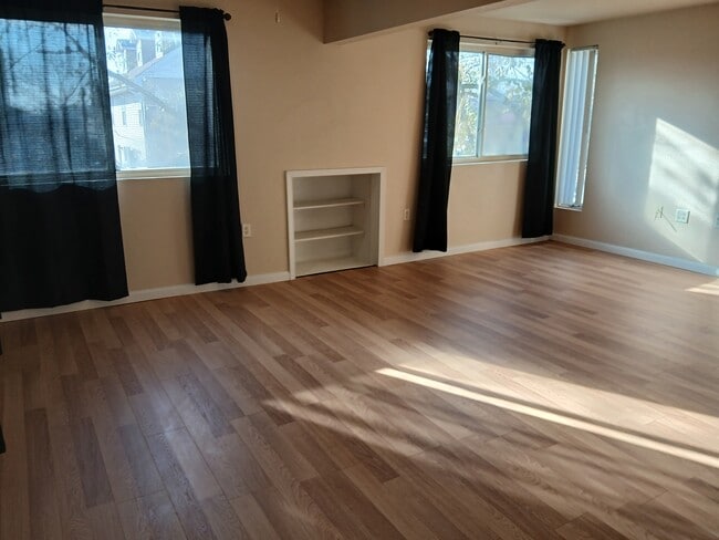 property at 513 S Ash St