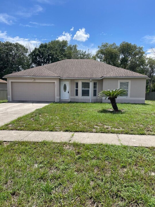 1470 Tune Ave in Deltona, FL - Building Photo