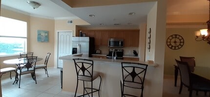 8270 Pathfinder Loop, Unit 832 in Ft. Myers, FL - Building Photo - Building Photo