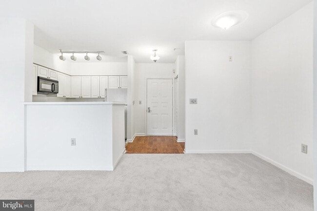 2204 Westcourt Ln, Unit 105 in Herndon, VA - Building Photo - Building Photo