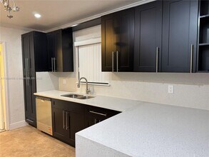 470 NE 127th St in North Miami, FL - Building Photo - Building Photo