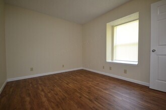 174-176 Church St in Hollister, MO - Building Photo - Building Photo