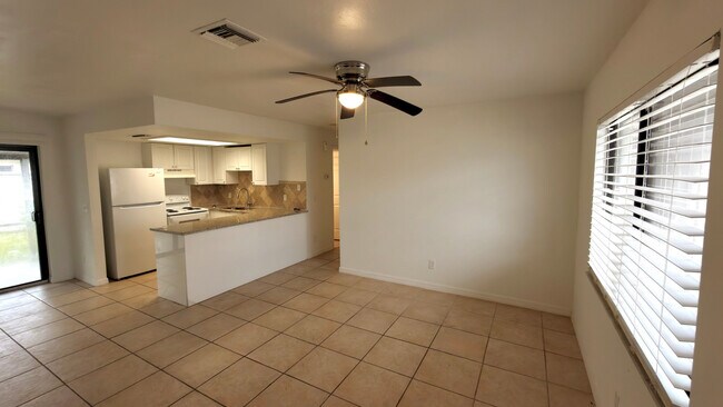 11470 Char Ann Dr in Ft. Myers, FL - Building Photo - Building Photo
