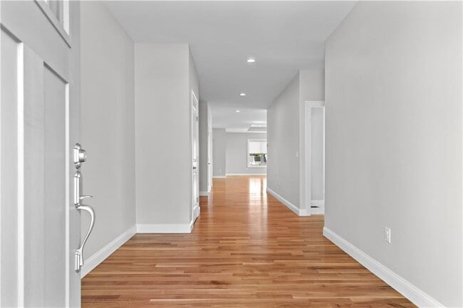 231 Seawynds Dr in North Kingstown, RI - Building Photo - Building Photo