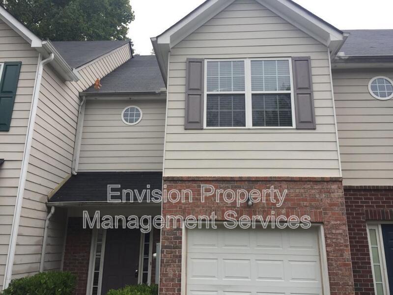 393 Brookview Dr in Riverdale, GA - Building Photo