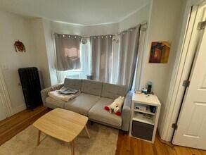 5-7 Blake St. Unit 4, Unit 4 in Cambridge, MA - Foto de edificio - Building Photo