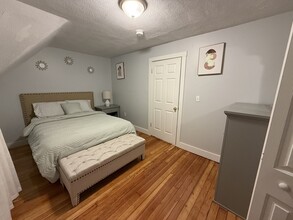 8 Maxwell St-Unit -2 in Taunton, MA - Building Photo - Building Photo