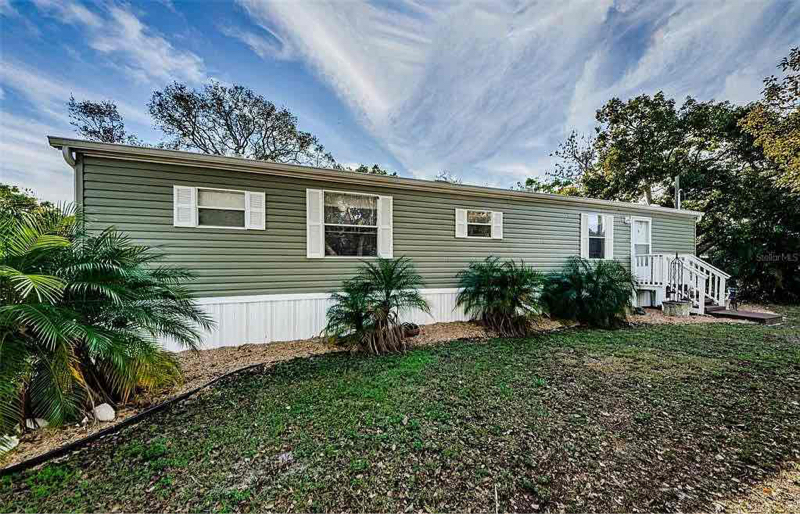 9514 Chris St in Hudson, FL - Building Photo