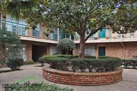 Tanglewood Place Apartments in Houston, TX - Foto de edificio - Building Photo