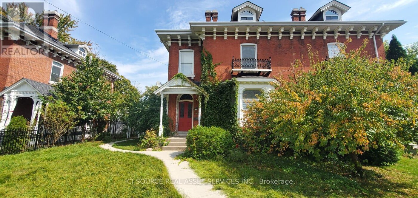 217 Charles St in Belleville, ON - Building Photo