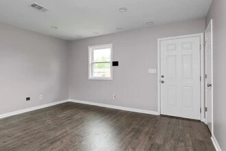 1520 Thames Dr in Lexington, KY - Foto de edificio - Building Photo