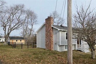118 Kenyon Rd in Tiverton, RI - Building Photo - Building Photo