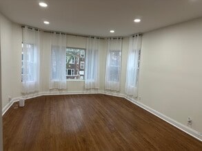 8828 S Harper Ave in Chicago, IL - Building Photo - Building Photo