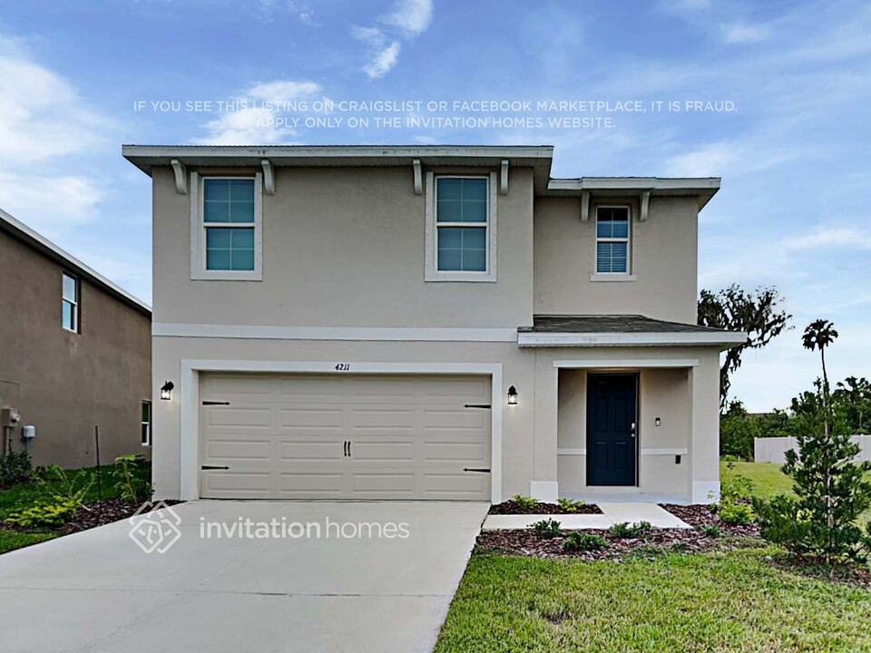 4211 Autumn Fog Ct in Palmetto, FL - Building Photo