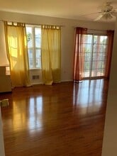 721 Stony Brook Way in North Brunswick, NJ - Building Photo - Building Photo