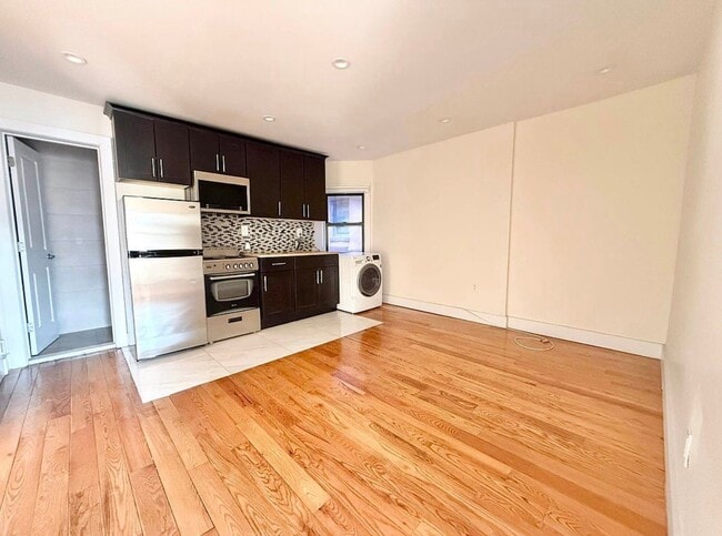 24 Rogers Ave