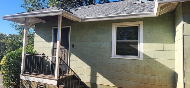 1660 Ashby Rd in Shasta Lake, CA - Building Photo - Building Photo