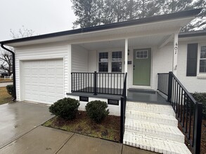 401 W Woodall St in Benson, NC - Foto de edificio - Building Photo