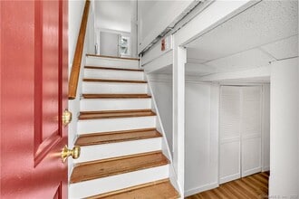 11 Hallmark Pl in Stamford, CT - Building Photo - Building Photo