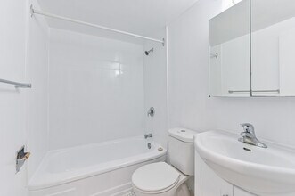 Davisville Tower in Toronto, ON - Building Photo - Building Photo