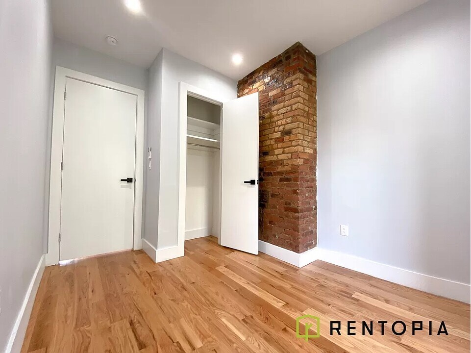 225 Halsey St-Unit -1 in Brooklyn, NY - Building Photo