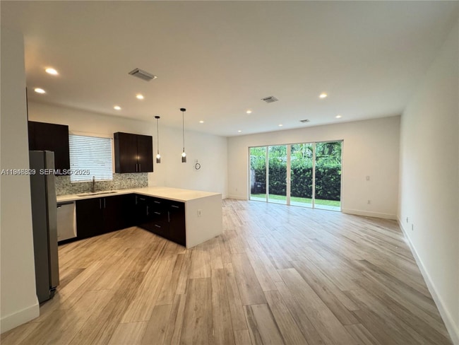 2933 SW 27th Terrace in Miami, FL - Building Photo - Building Photo