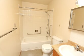 2100 Greentree in Jeffersonville, IN - Building Photo - Building Photo