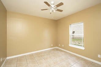 Pike Plaza in Weslaco, TX - Building Photo - Interior Photo