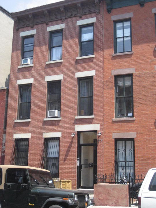 77 Saint Marks Pl in Brooklyn, NY - Foto de edificio